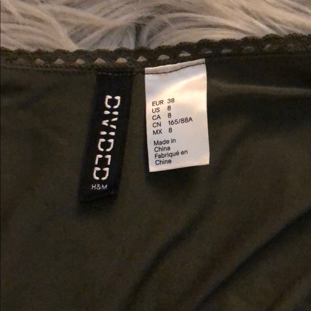 Dress - Picture 8 of 8